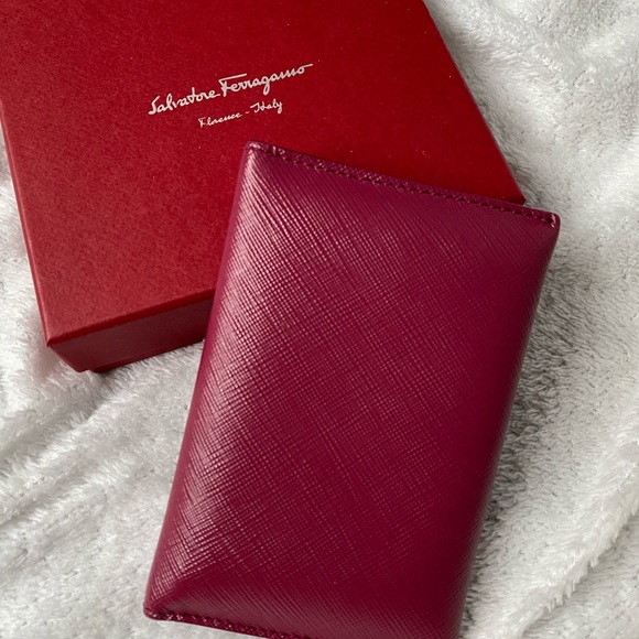 Salvatore Ferragamo pink compact wallet - Picture 9 of 12